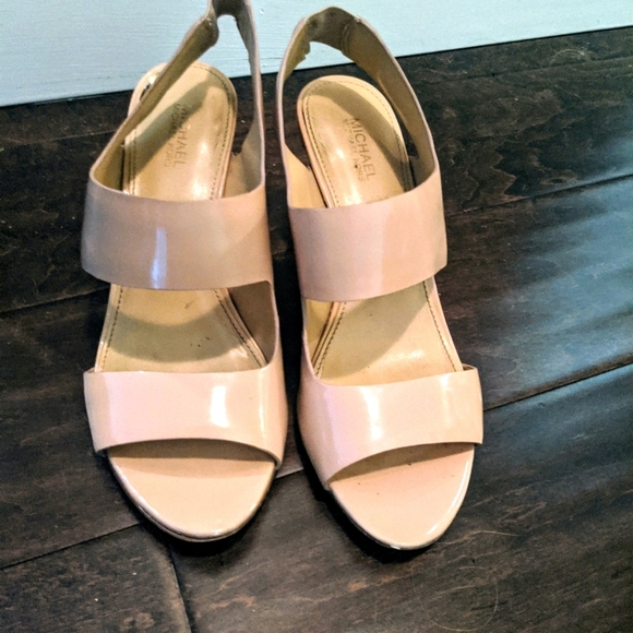 Michael Kors Nude Patent Leather Rochelle Sandals - Picture 2 of 9